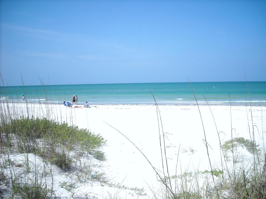 Mediterranean Three Story Beach Townhouse St. Pete Beach Dış mekan fotoğraf