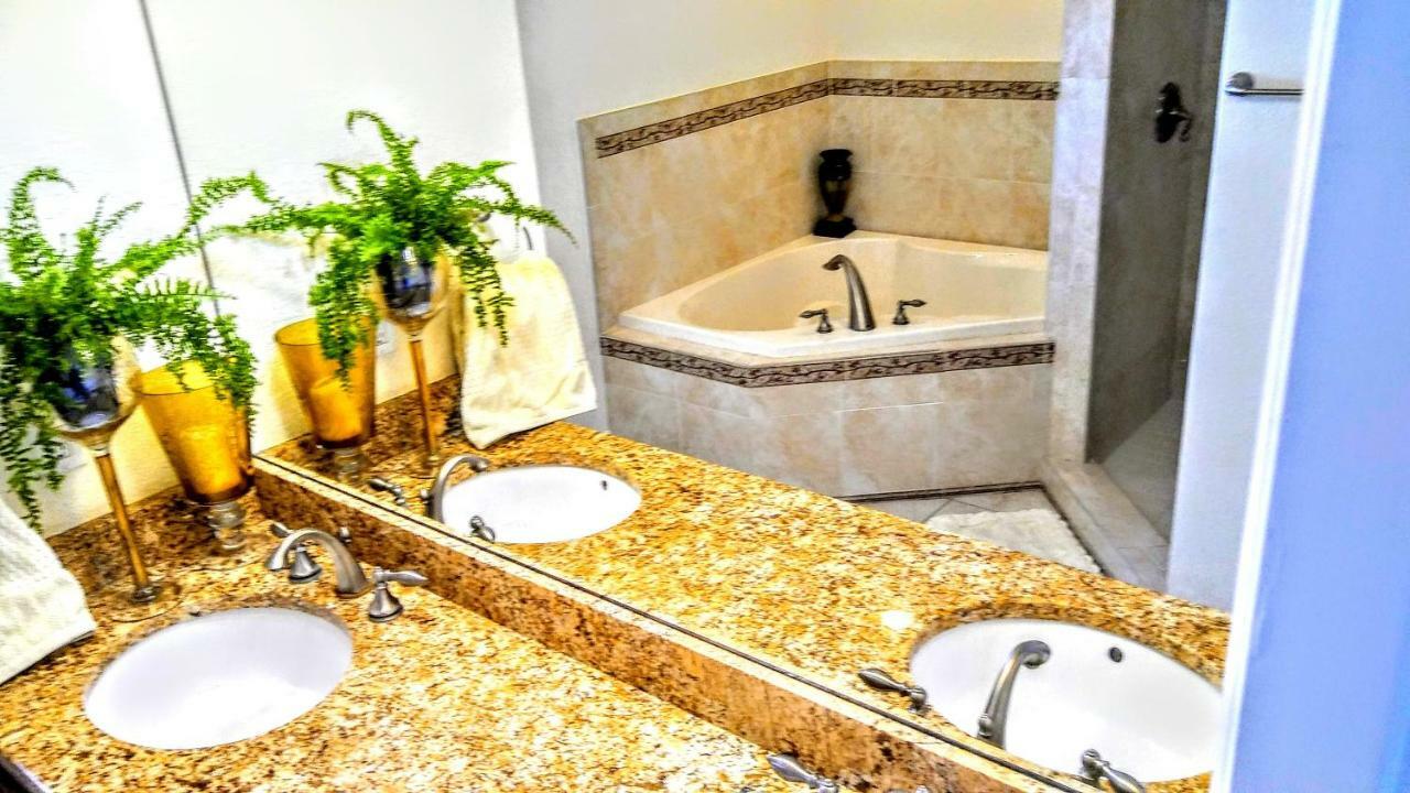 Mediterranean Three Story Beach Townhouse St. Pete Beach Dış mekan fotoğraf